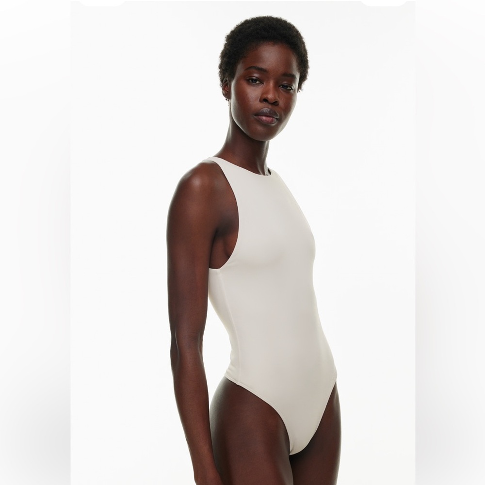 Aritzia Contour ‘90s Bodysuit NWT